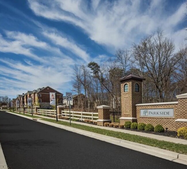 Building Photo - 2917 Stagg Ln