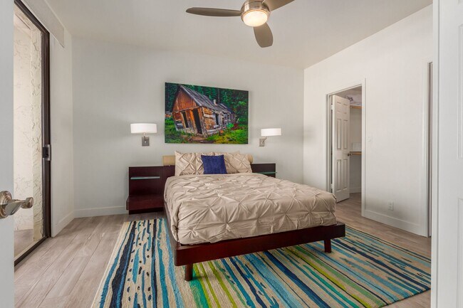 Building Photo - Two bedroom condo