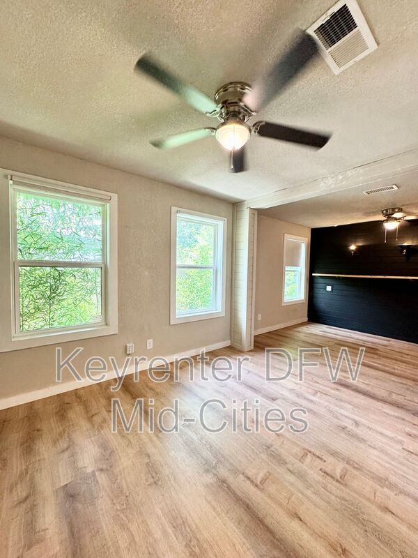 Building Photo - 2703 Downing Ave
