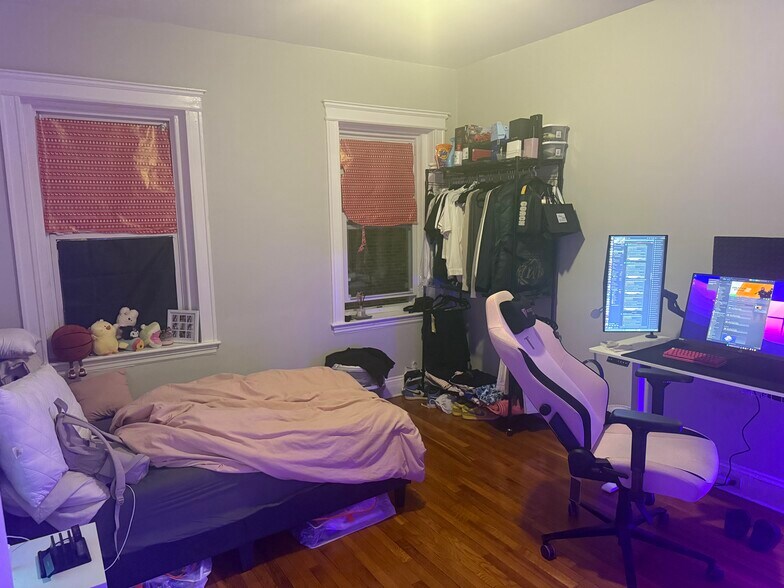 Building Photo - 1213 Commonwealth Ave