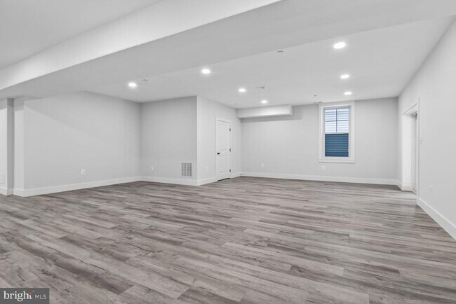 Building Photo - 13102 Ideal Dr