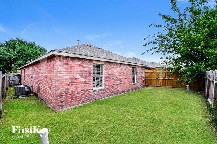 Building Photo - 18731 Reynolds Park Dr