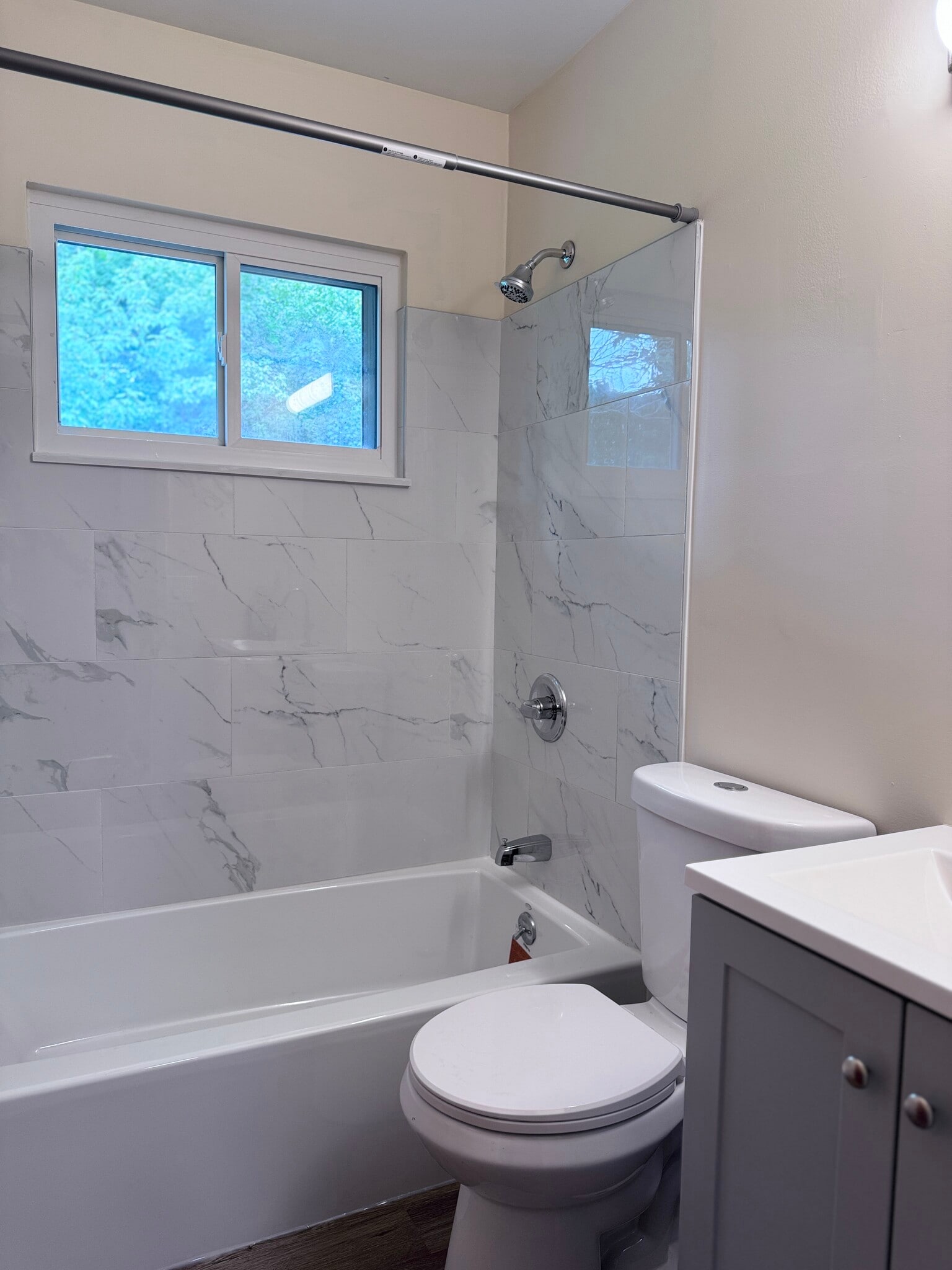 Building Photo - 5589 Goldenrod Dr