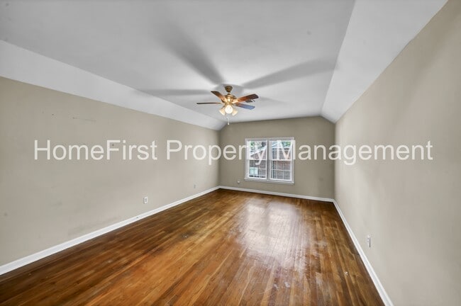 Building Photo - 105 Meadowlark Dr