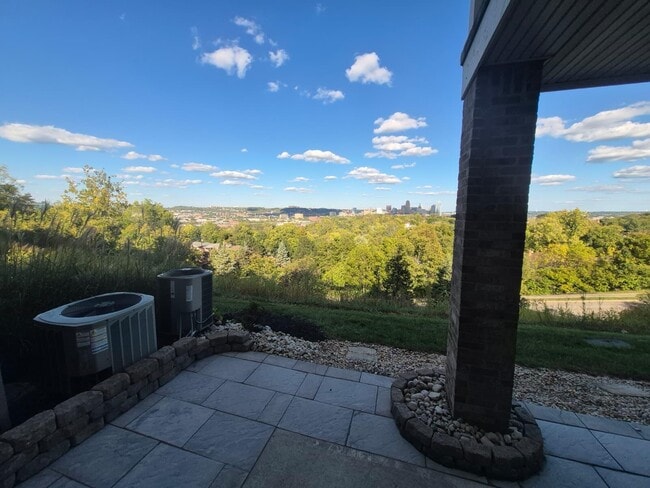 Building Photo - 344 Eastview Ct