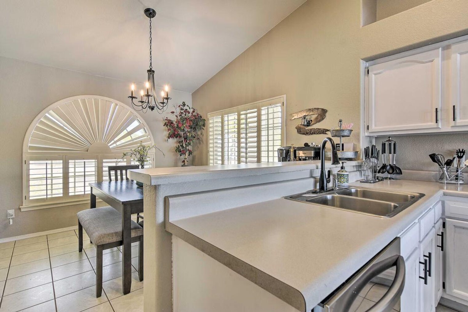 Building Photo - 2111 N Pebble Beach Dr