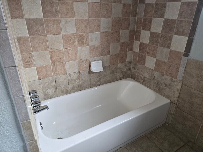 Building Photo - 12315 Barbizon Dr