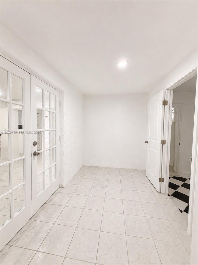 Building Photo - 3011 SW 117th Ave