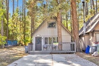 Building Photo - Remodeled 2 Bed / 1 Bath Near Bear Mountain & Golf Course