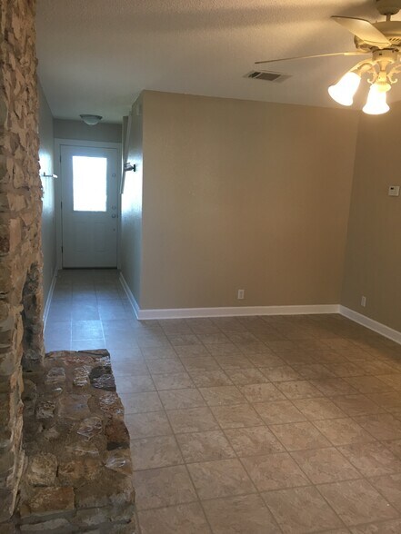 Relaxing living area with fireplace - 412 Parkhill Cv