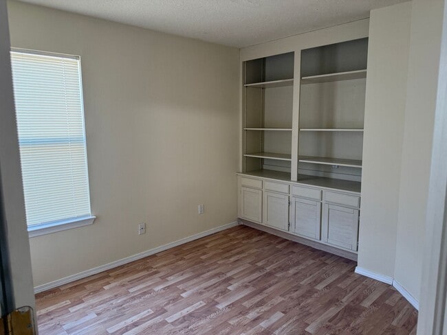 Building Photo - Nice 2 or 3 bedroom patio home in Taylor R...