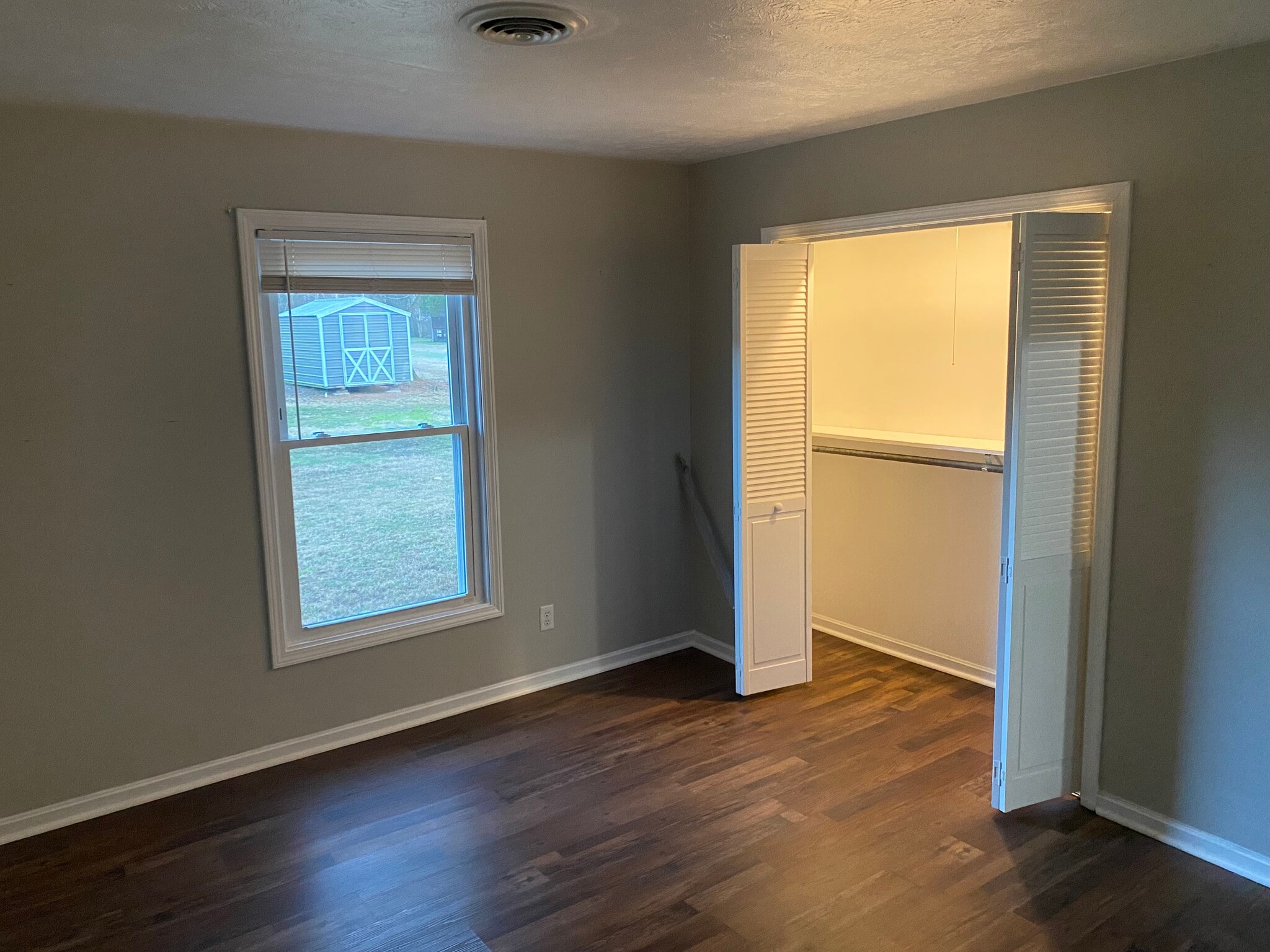 bedroom 1 closet - 3718 Creekside Ct