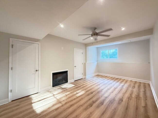 Building Photo - 3145 Pine Valley Way