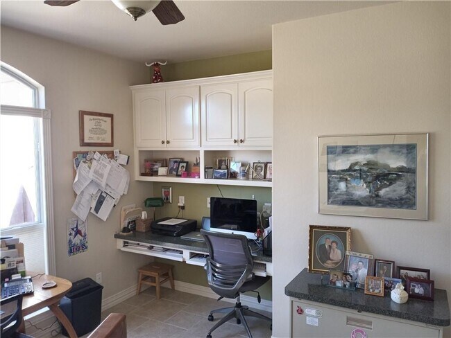 Building Photo - 105 Terlingua Trail