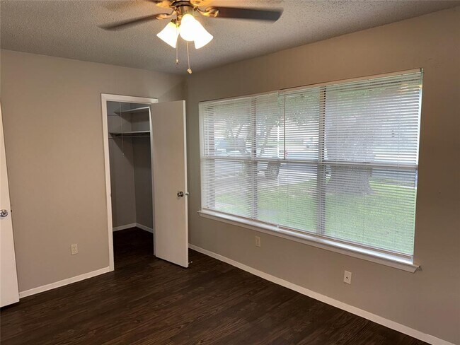 Building Photo - 7318 Lunar Dr