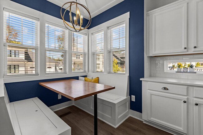 Building Photo - Beautiful 2 Bedroom/2 Bath in Chatham Park with garage!