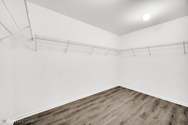 Building Photo - 2047 Ivy Ridge Dr