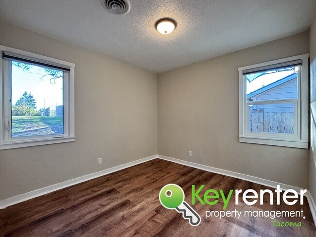 Building Photo - Charming 2 Bedroom Home for Rent in Tacoma...