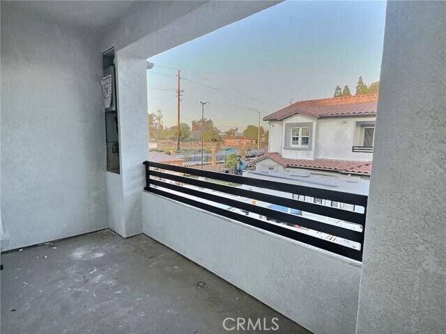 Building Photo - 15909 Merrill Ave