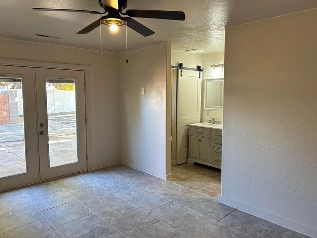 Building Photo - Gorgeous Santa Clara Home with Stunning Ki...
