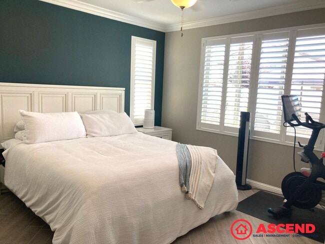 Building Photo - Elegant 3BD/2.5BA Home with Office Space in the Prestigious Highgate HOA Community!