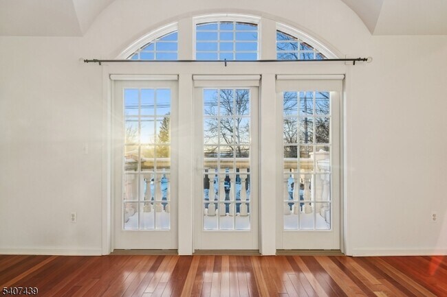 Building Photo - 282 South St