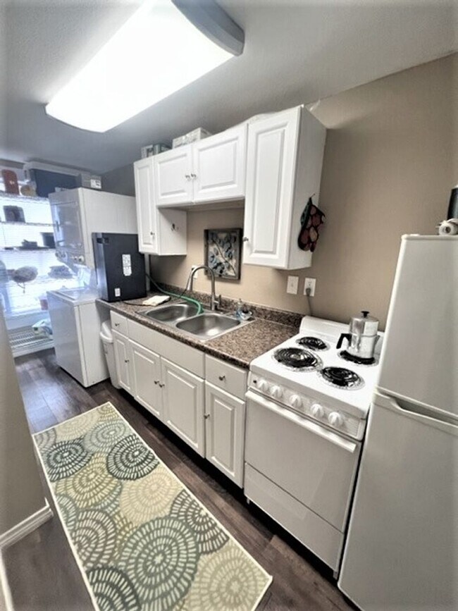 Building Photo - 1012 20th St