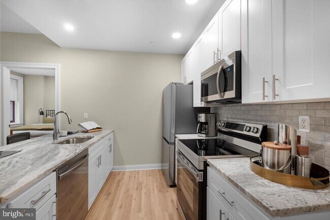 Building Photo - 1422 Chestnut St