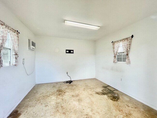 Building Photo - A Perfect Home, In A Perfect Location!