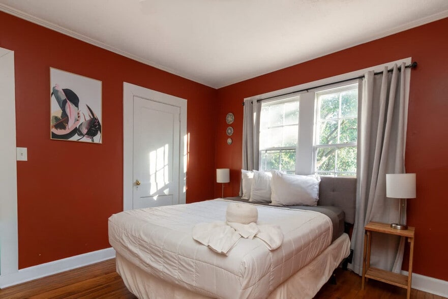 Building Photo - 2217 13th St