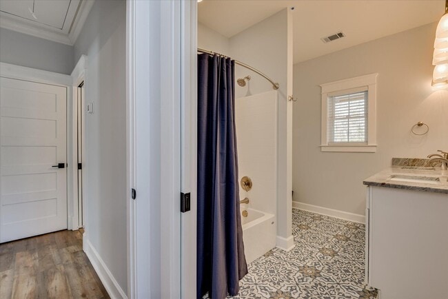 Building Photo - 400 Rish Store Rd