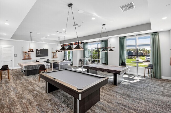 Building Photo - 5908 Viale Elizabeth