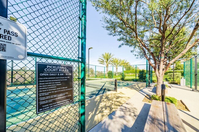 Building Photo - Split level floor plan on a gorgeously upgraded home