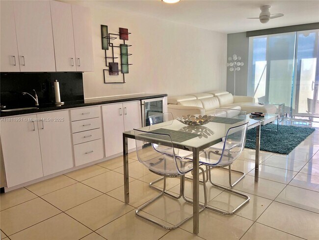 Building Photo - 401 Ocean Dr