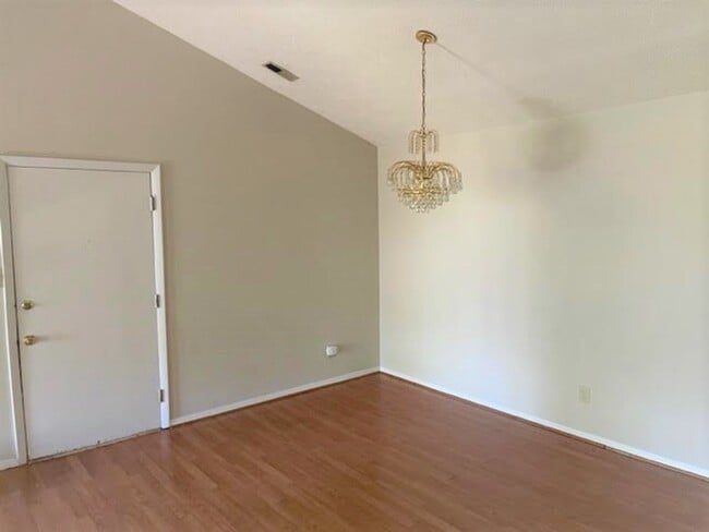 Building Photo - Briarcliff Condos
