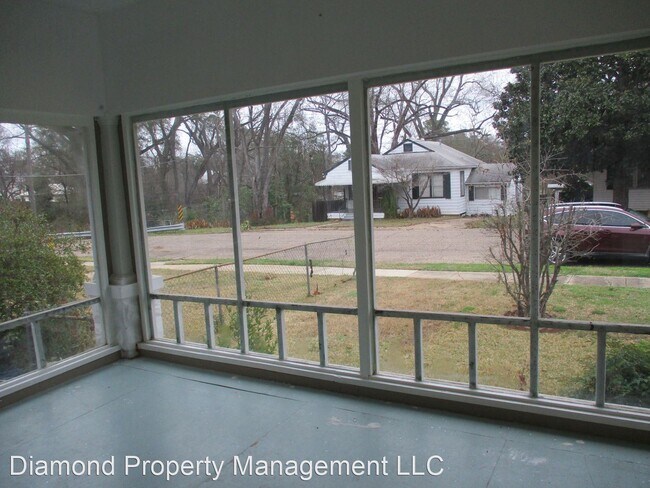 Building Photo - 3 br, 2 bath House - 2306 Thornhill