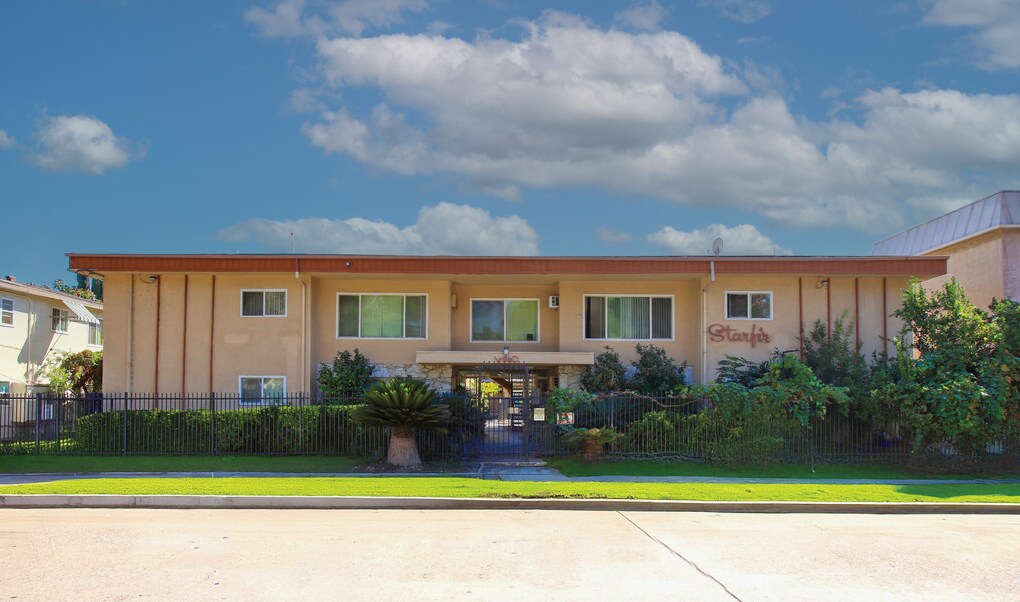 Building Photo - 11680 Chandler Blvd