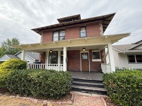 Building Photo - Elegant 2 Bed, 1 Bath Home on South Hill!