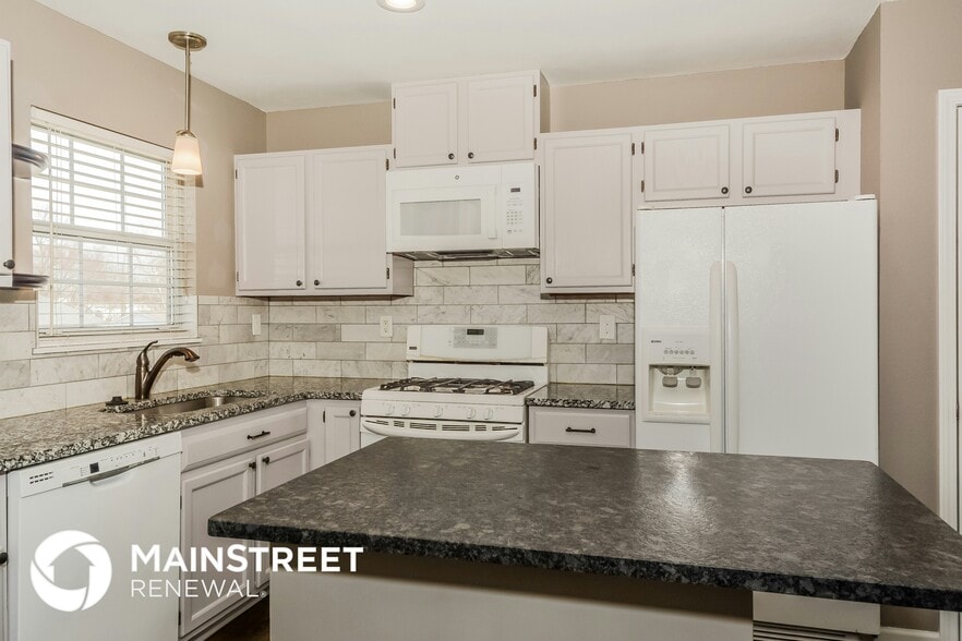 Building Photo - 3409-3405 5 Oaks Ct
