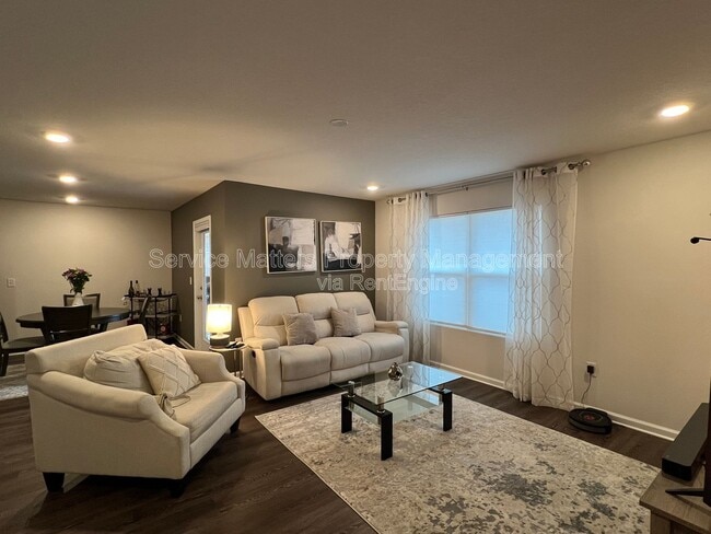 Building Photo - 921 Lovebird Ct