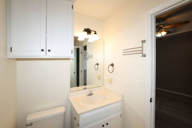 Building Photo - 5706 Laguna Dr