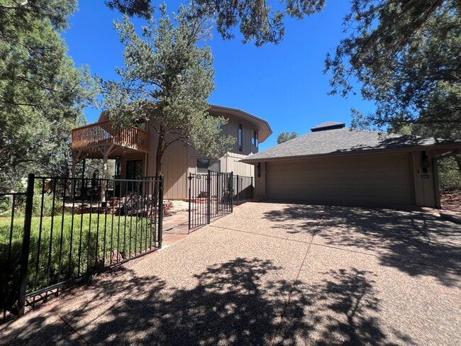 Building Photo - Furnished, 1-Year Long-Term Rental