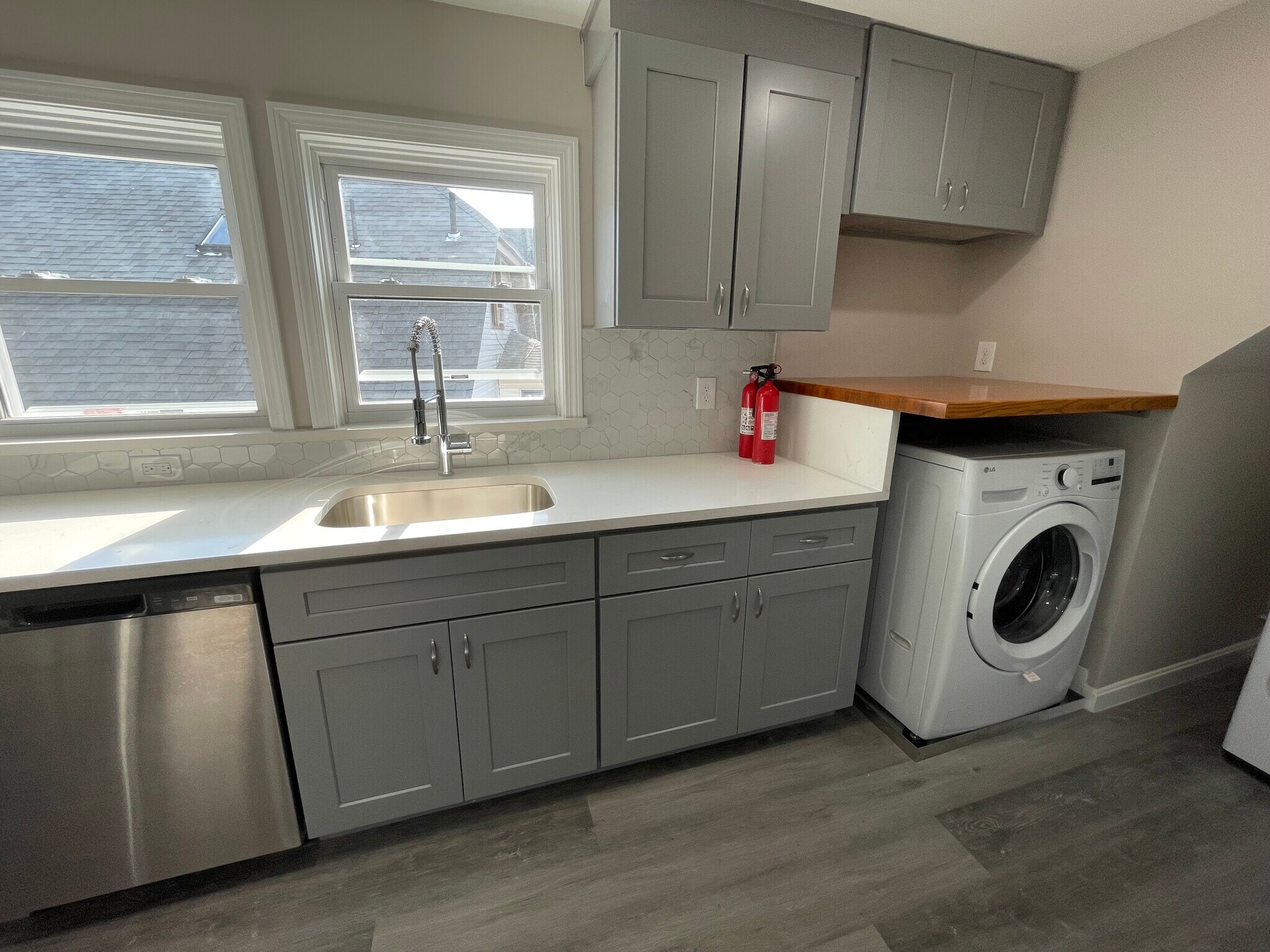 Building Photo - 16 Long Ave