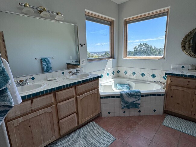 Building Photo - 3 Bedroom, 2.5 Bathroom Home in Tijeras, NM