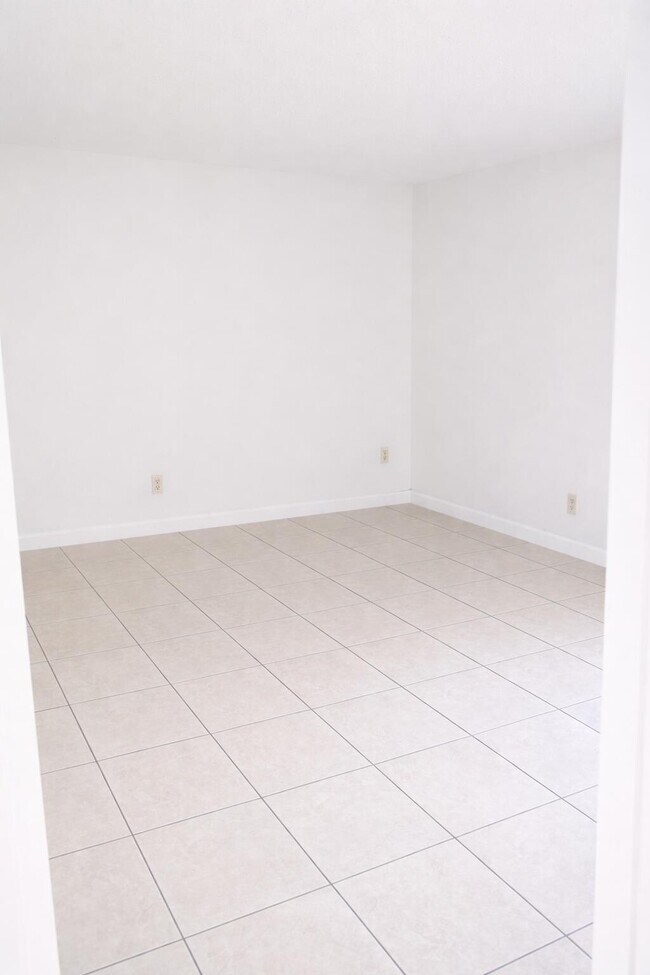 Building Photo - 2800 Fiore Way