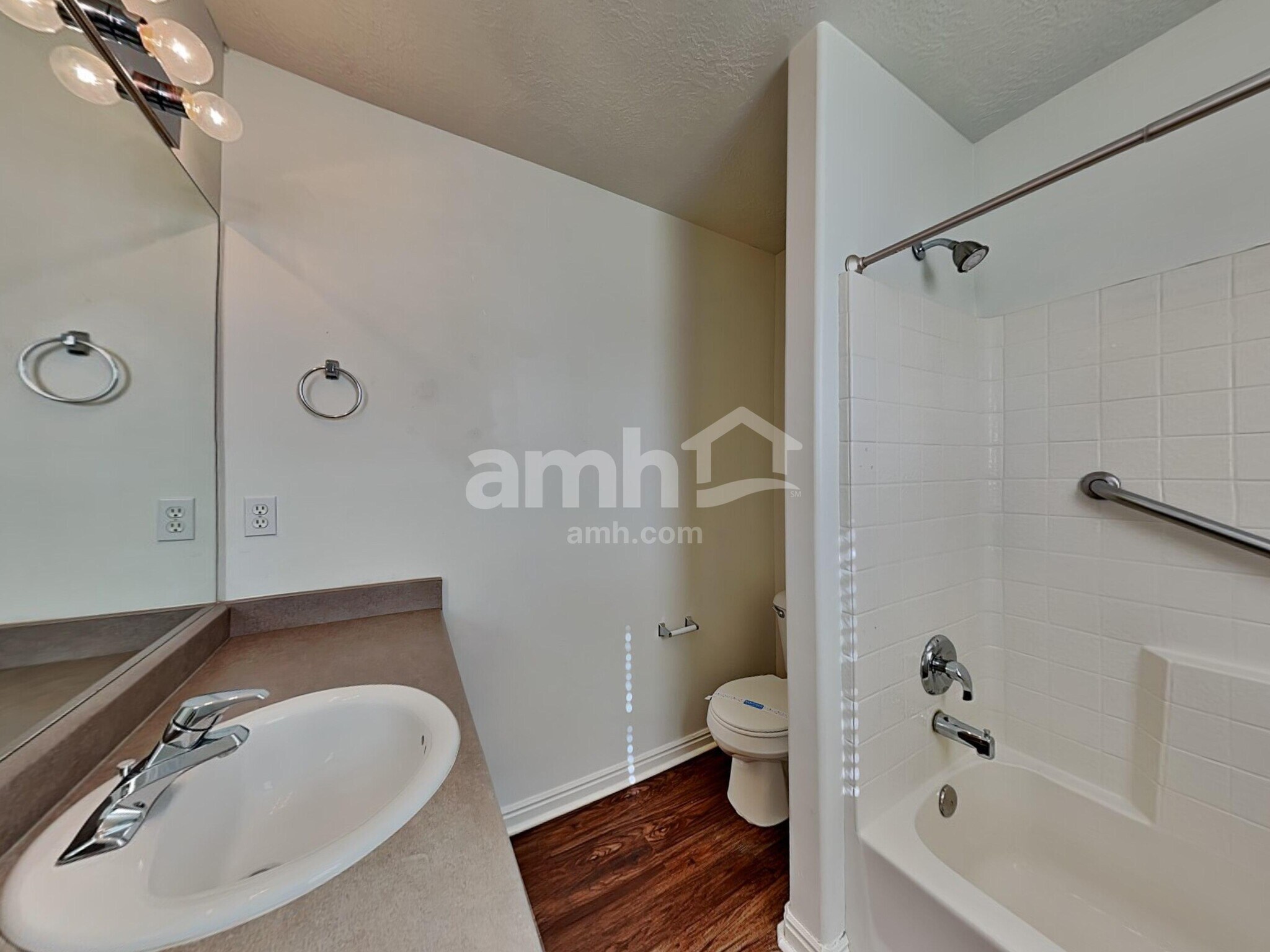 Building Photo - 468 E 1480 N