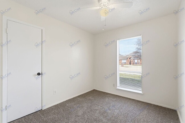 Building Photo - 3022 Kyle Rd