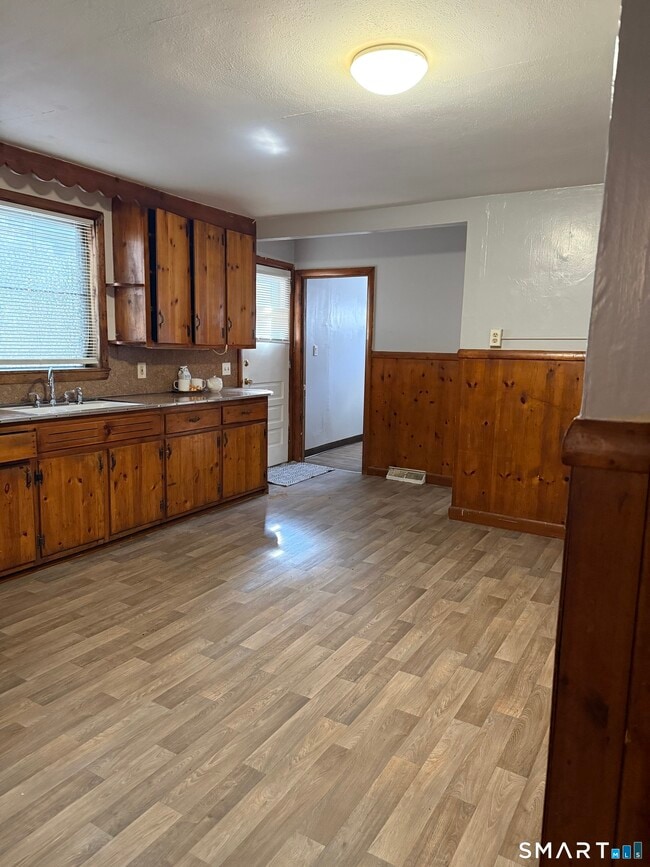 Building Photo - 8 Rodgers Pl