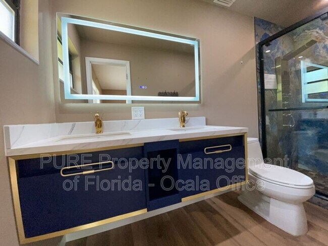 Building Photo - 4211 SW 6th Ave