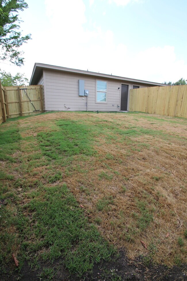Building Photo - 8032-8034 Arbor